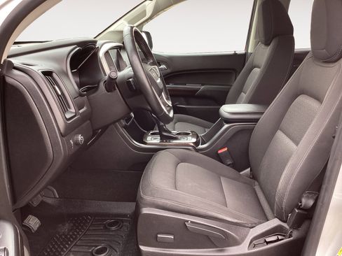 Used 2017 GMC Canyon SLE image 26