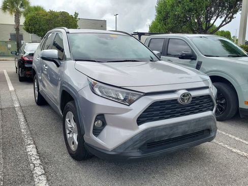 Used 2021 Toyota RAV4 XLE w/ Convenience Package AWD/4WD image 3