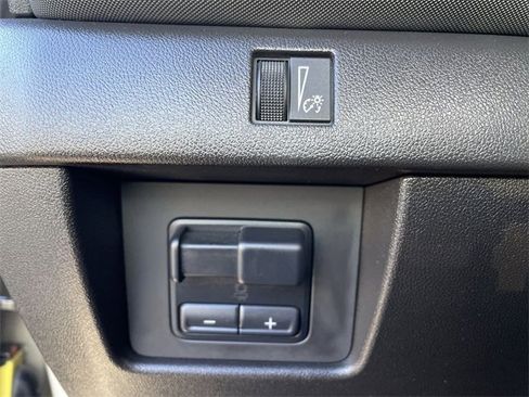 Used 2024 Chevrolet Colorado Z71 w/ Z71 Convenience Package 2 image 35