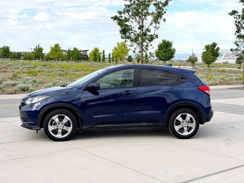 Used 2017 Honda HR-V EX image 9