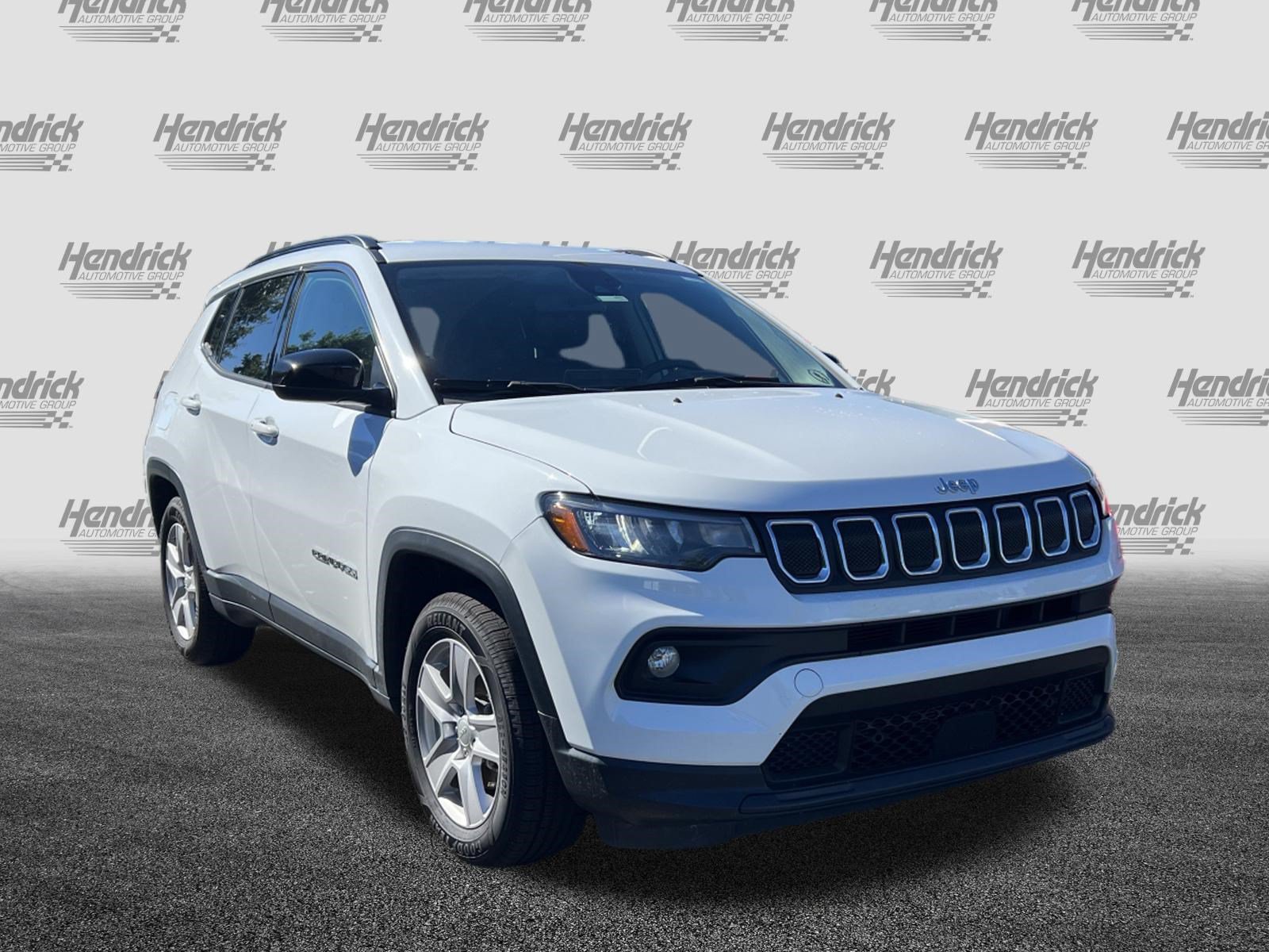 Used 2022 Jeep Compass Latitude FWD image 2