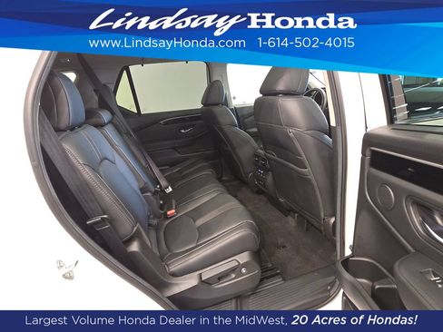 Used 2025 Honda Pilot Touring image 10