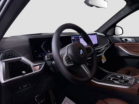 New 2026 BMW X5 xDrive40i w/ M Sport Package AWD/4WD image 9