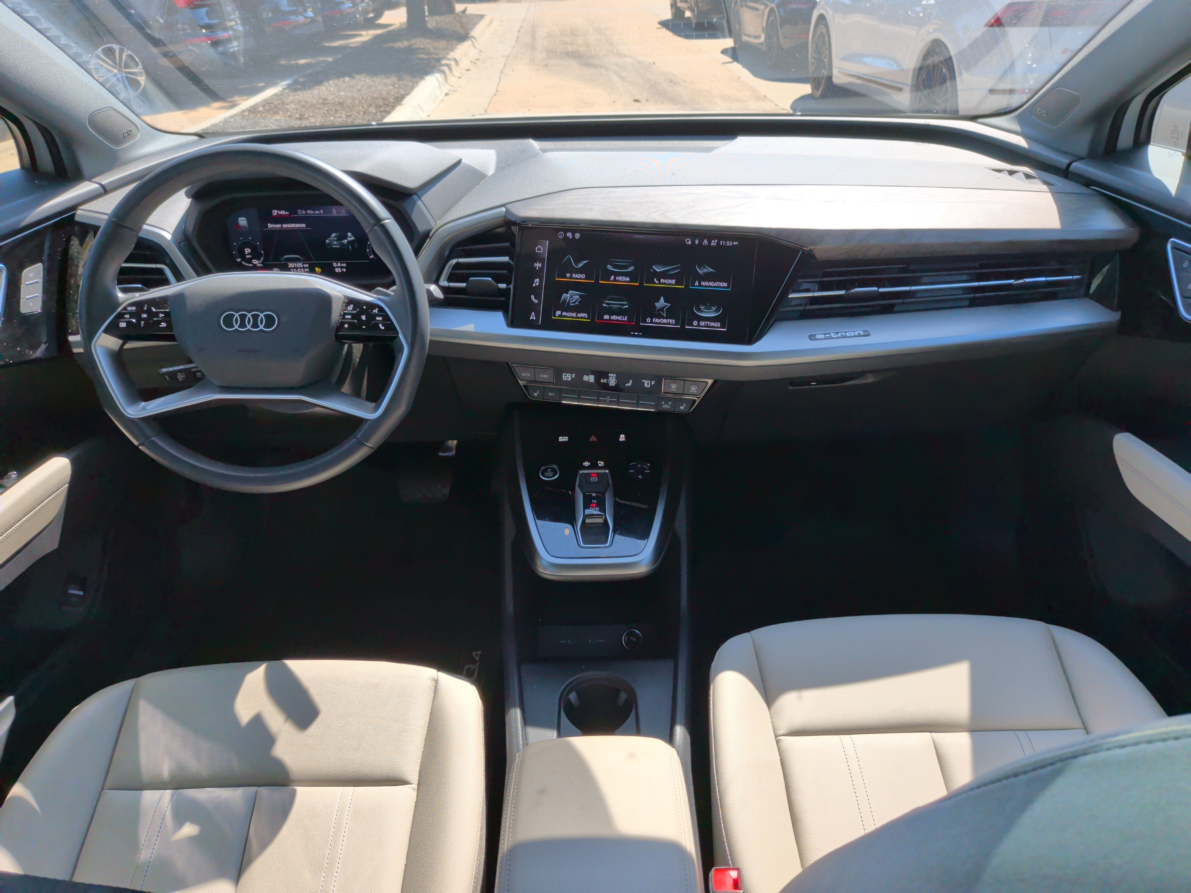 Used 2023 Audi Q4 e-tron Premium Plus w/ Premium Plus AWD/4WD image 30