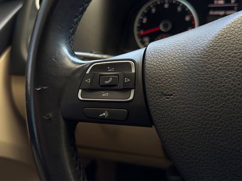 Used 2016 Volkswagen Tiguan S image 20