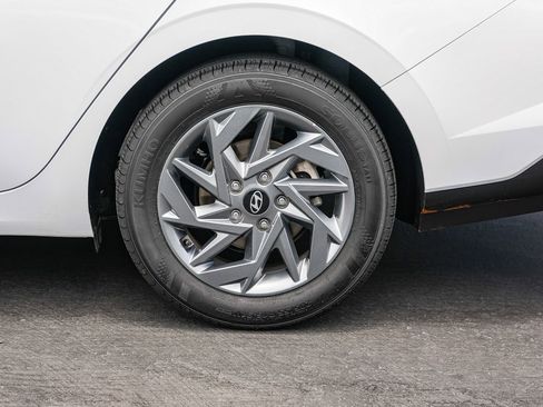 Used 2024 Hyundai Elantra SEL FWD image 10