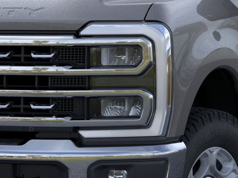 New 2026 Ford F250 XLT w/ XLT Premium Package AWD/4WD image 18