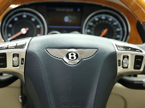 Used 2016 Bentley Continental GT image 22