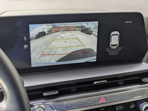 Used 2025 Kia Telluride S image 21