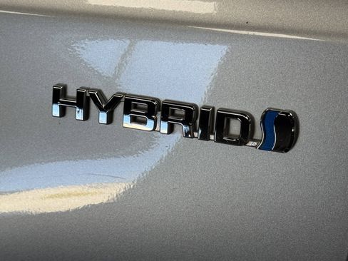 Used 2016 Toyota Camry LE image 9