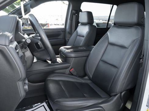 Used 2023 Chevrolet Suburban LT image 19