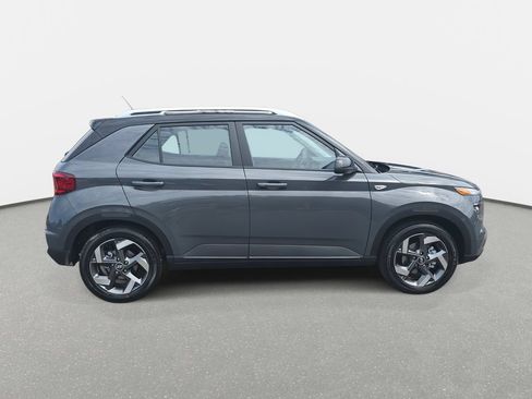 New 2026 Hyundai Venue SEL FWD image 4