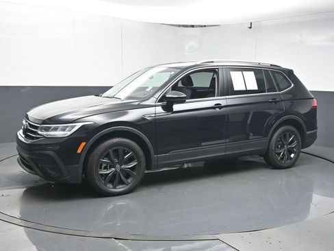 Used 2024 Volkswagen Tiguan SE image 4