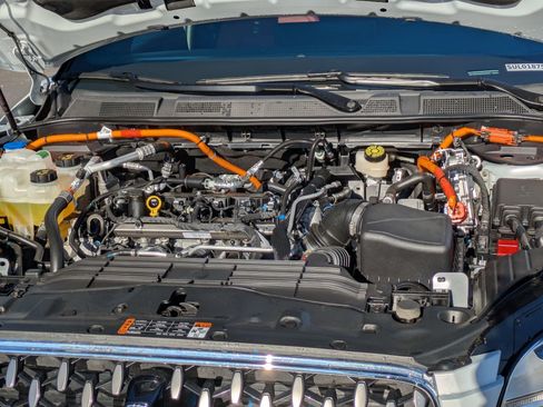 Used 2025 Lincoln Corsair Grand Touring image 34