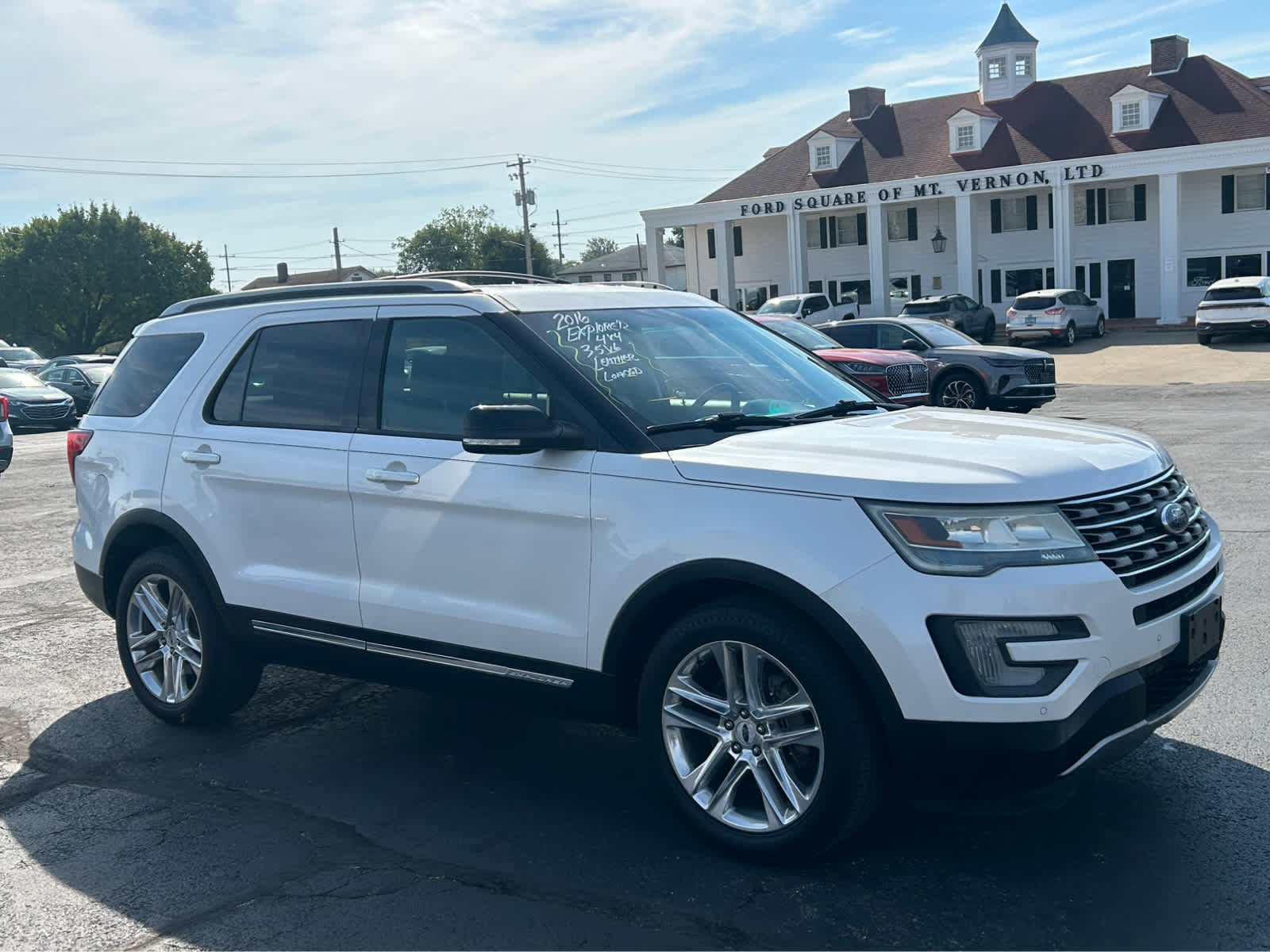 Used 2016 Ford Explorer XLT w/ Equipment Group 202A AWD/4WD image 3