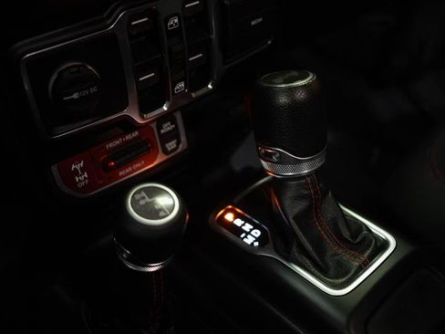 Used 2022 Jeep Wrangler Unlimited Rubicon AWD/4WD image 21