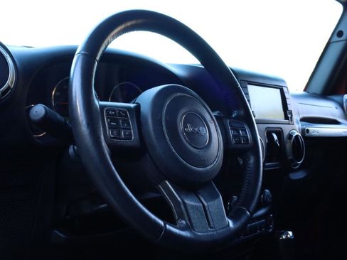 Used 2018 Jeep Wrangler Unlimited Rubicon w/ Cold Weather Group AWD/4WD image 35