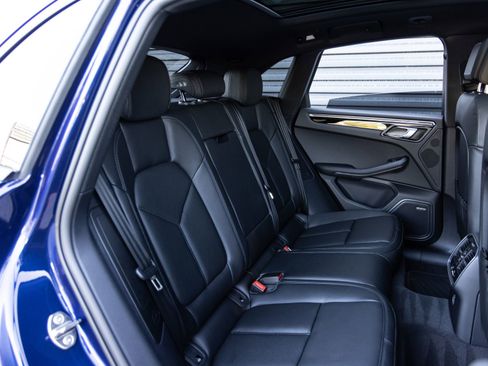 Certified 2026 Porsche Macan image 30