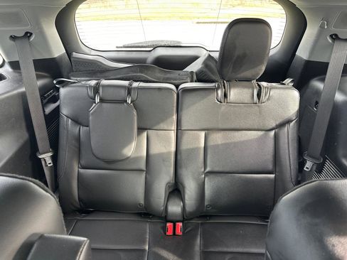 Used 2022 Ford Explorer Limited w/ Limited Technology Package image 9