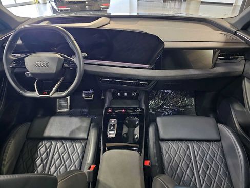 Used 2025 Audi SQ6 e-tron Prestige AWD/4WD image 19