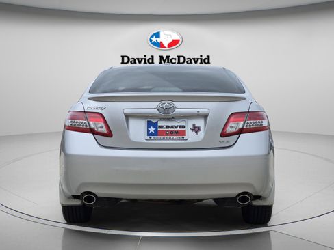 Used 2010 Toyota Camry XLE FWD image 5
