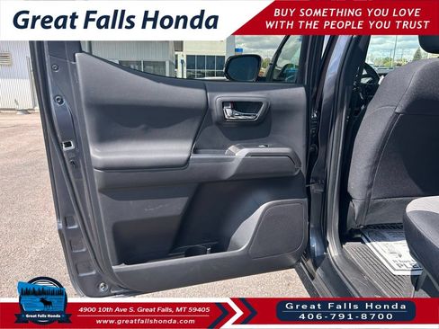Used 2023 Toyota Tacoma TRD Sport w/ Black Out Package (TMS) AWD/4WD image 19