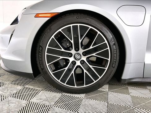 Used 2023 Porsche Taycan RWD image 25