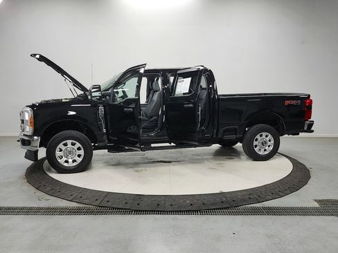 Used 2023 Ford F250 XLT w/ 360-Degree Camera Package AWD/4WD image 12