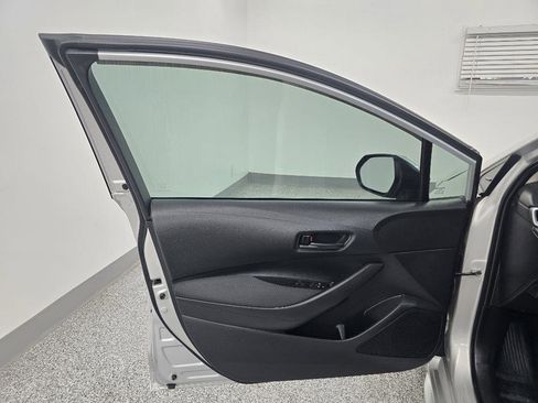 Used 2023 Toyota Corolla LE FWD image 28