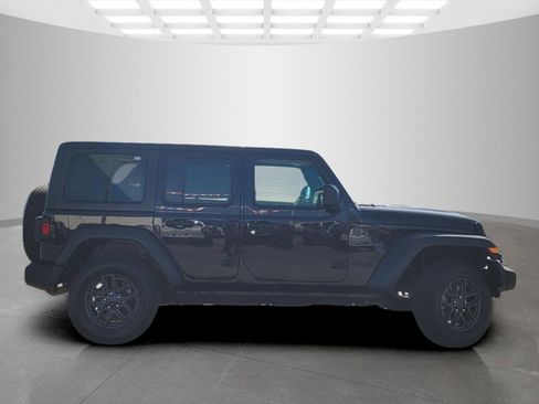 Used 2024 Jeep Wrangler Unlimited Sport AWD/4WD image 5