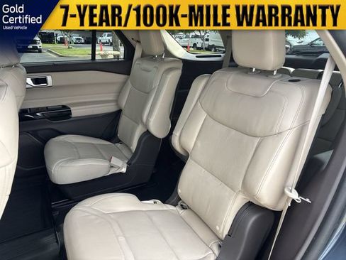 Used 2022 Ford Explorer Platinum w/ Class IV Trailer Tow Package AWD/4WD image 32