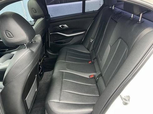 Used 2022 BMW 330i Sedan w/ Convenience Package RWD image 16