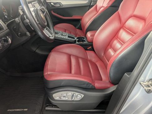 Used 2017 Porsche Macan Turbo AWD/4WD image 13