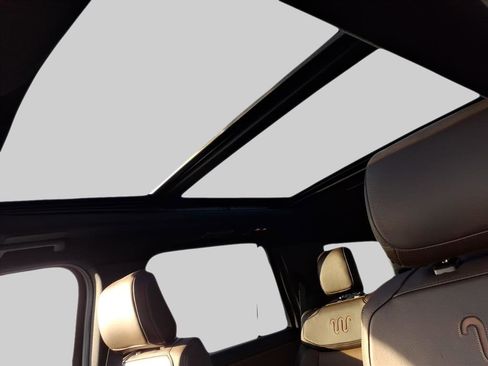 Used 2025 Ford Expedition King Ranch image 13