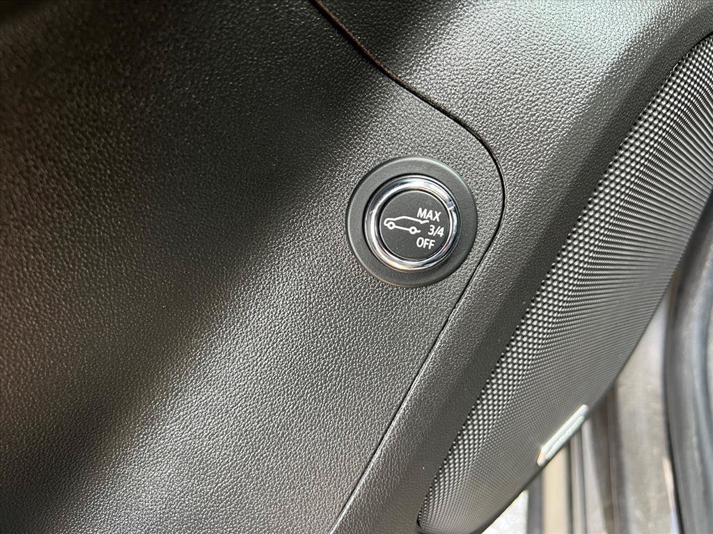 Used 2019 GMC Acadia SLT w/ LPO, Floor Liner Package AWD/4WD image 16