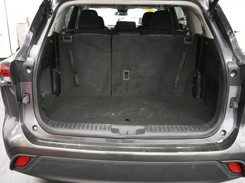 Certified 2024 Toyota Corolla Cross LE image 23