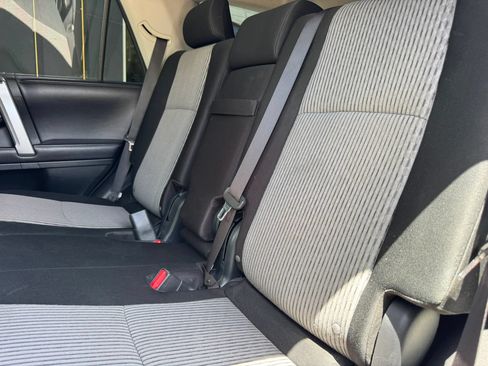 Used 2017 Toyota 4Runner SR5 AWD/4WD image 29