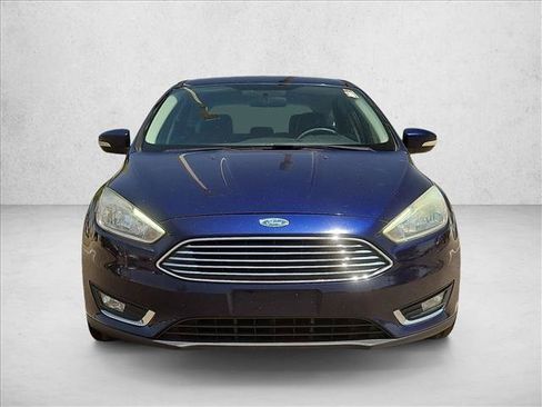 Used 2016 Ford Focus Titanium FWD image 2