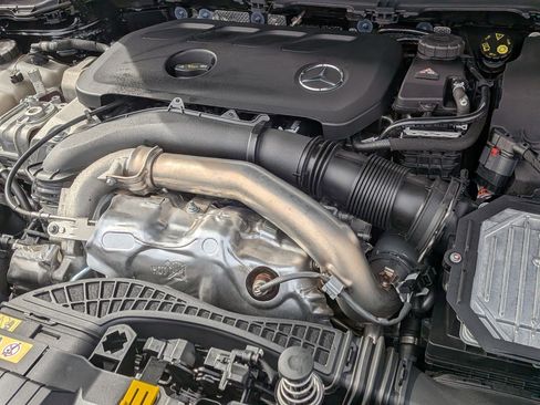 Certified 2025 Mercedes-Benz GLA 250 4MATIC image 37