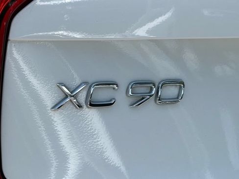 Used 2021 Volvo XC90 T5 Momentum w/ Climate Package FWD image 10