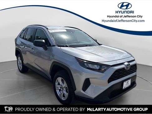 Used 2021 Toyota RAV4 LE AWD/4WD image 1