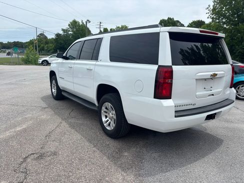 Used 2019 Chevrolet Suburban LT RWD image 8