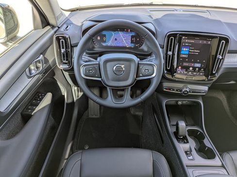 New 2026 Volvo XC40 B5 Core image 18