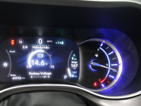 Used 2023 Chrysler Pacifica Touring-L FWD image 33