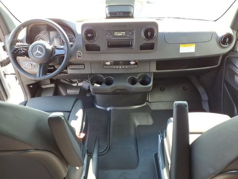 Used 2026 Mercedes-Benz Sprinter 2500 image 28