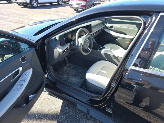 Used 2025 Hyundai Sonata SEL FWD image 6