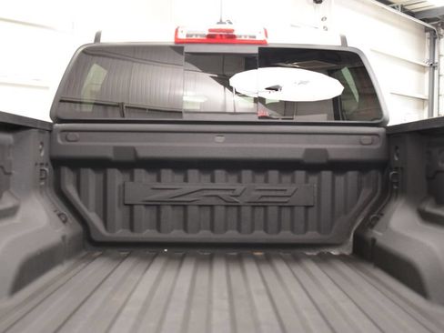 Used 2024 Chevrolet Colorado ZR2 w/ ZR2 Convenience Package III AWD/4WD image 27