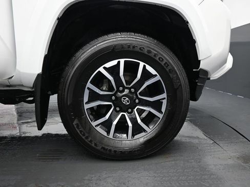 Used 2023 Toyota Tacoma TRD Sport image 11