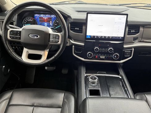 Certified 2022 Ford Expedition XLT image 11