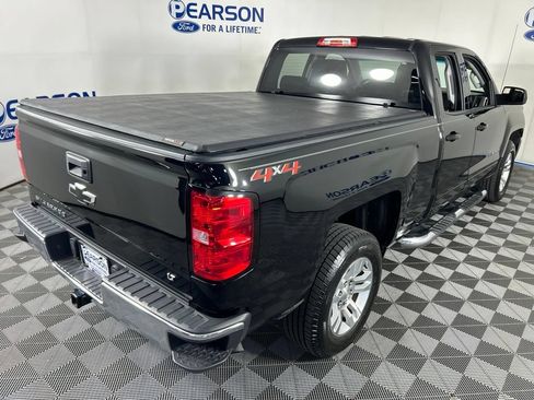 Used 2018 Chevrolet Silverado 1500 LT w/ All Star Edition AWD/4WD image 7